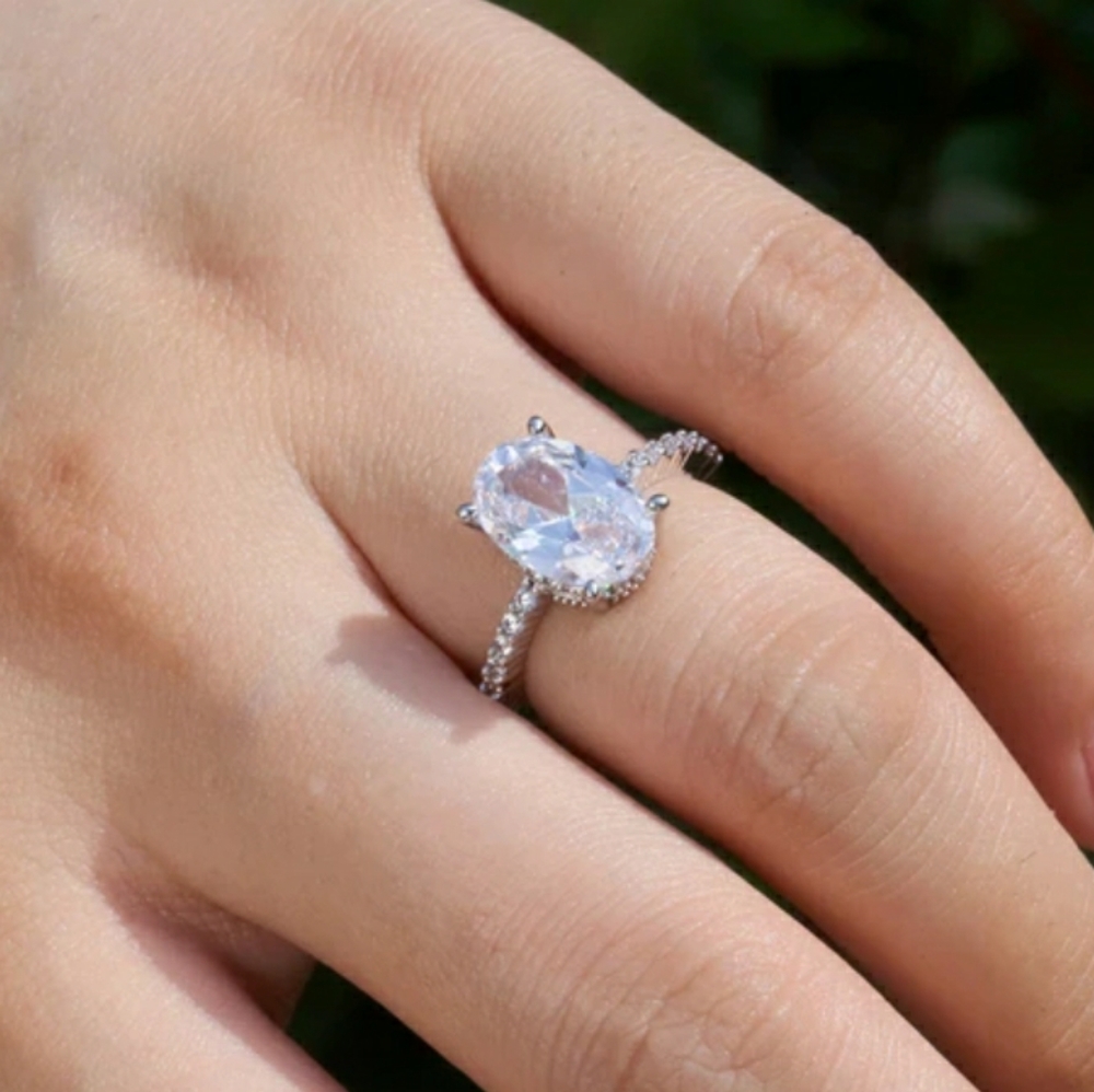 New Silver Oval Ring - Picture 4 of 6